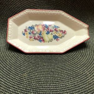 Vintage Avon Sweet Country Harvest Spoon Rest.